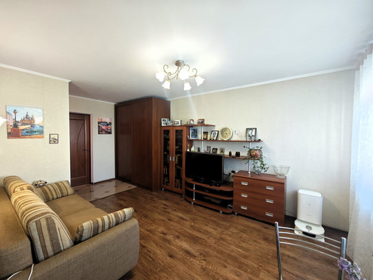 Продам трехкомнатную (3-комн.) квартиру, Ленина пр-кт, 83, Новороссийск г