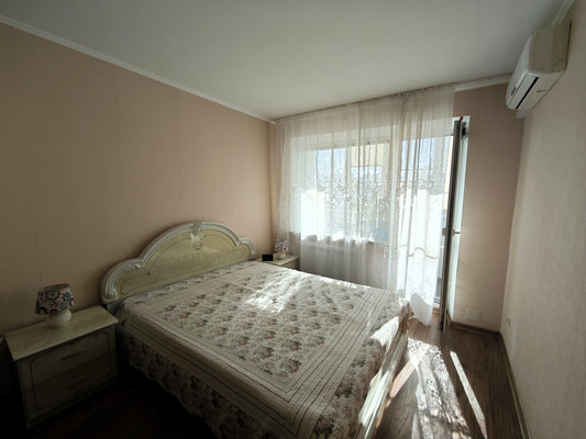 Продам трехкомнатную (3-комн.) квартиру, Ленина пр-кт, 83, Новороссийск г