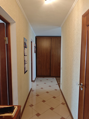Продам трехкомнатную (3-комн.) квартиру, Ленина пр-кт, 83, Новороссийск г