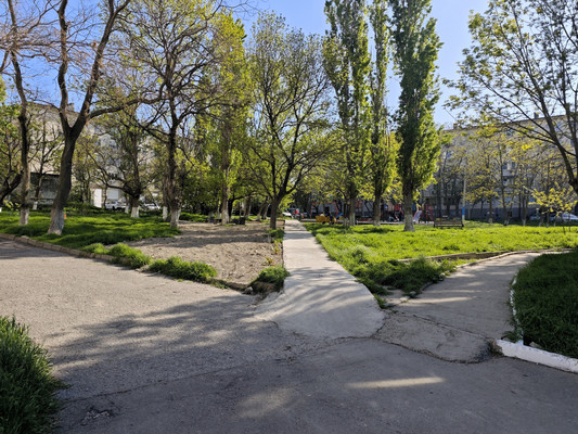 Продам трехкомнатную (3-комн.) квартиру, Ленина пр-кт, 83, Новороссийск г
