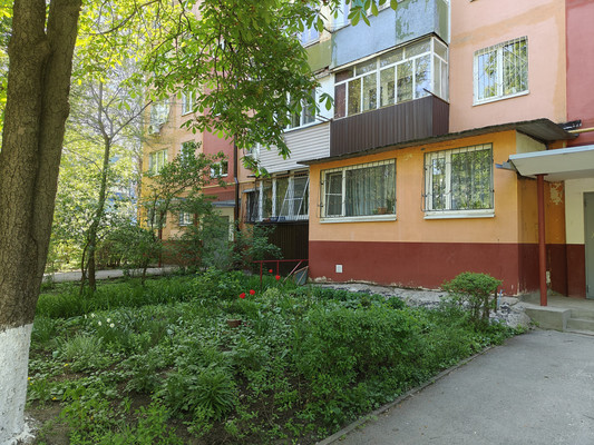 Продам двухкомнатную (2-комн.) квартиру, 2-я Краснодарская ул, 151к1, Ростов-на-Дону г