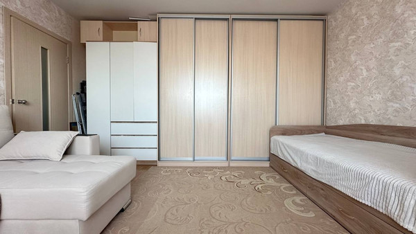 Продам однокомнатную (1-комн.) квартиру, Александра Шмакова ул, 14, Челябинск г