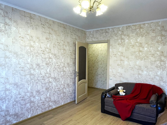 Продам трехкомнатную (3-комн.) квартиру, Токмаков пер, 13-15, Москва г
