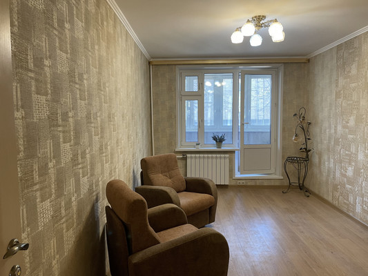 Продам трехкомнатную (3-комн.) квартиру, Токмаков пер, 13-15, Москва г