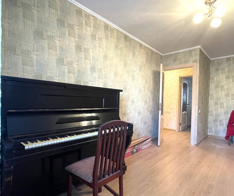Продам трехкомнатную (3-комн.) квартиру, Токмаков пер, 13-15, Москва г