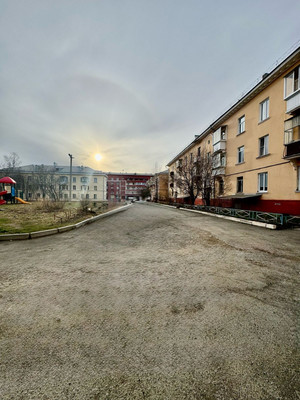 Продам двухкомнатную (2-комн.) квартиру, Жуковского ул, 2, Нижний Тагил г
