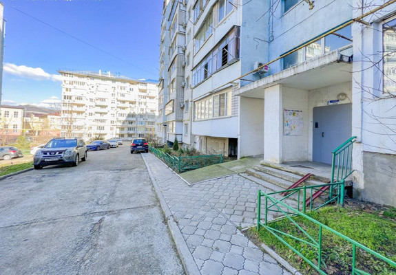 Продам трехкомнатную (3-комн.) квартиру, Видова ул, 157, Новороссийск г