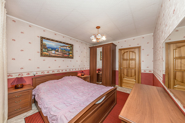 Продам трехкомнатную (3-комн.) квартиру, Ковшовой ул, 6, Челябинск г