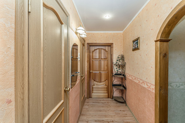 Продам трехкомнатную (3-комн.) квартиру, Ковшовой ул, 6, Челябинск г