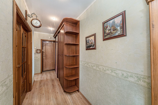 Продам трехкомнатную (3-комн.) квартиру, Ковшовой ул, 6, Челябинск г