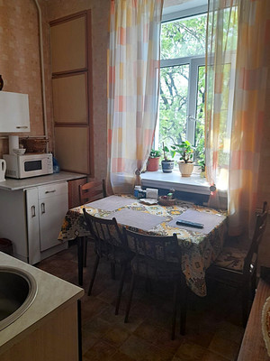 Продам двухкомнатную (2-комн.) квартиру, Никитский б-р, 25, Москва г