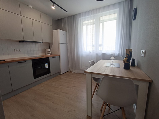 Продам двухкомнатную (2-комн.) квартиру, Шувалова ул, 32, Мурино п