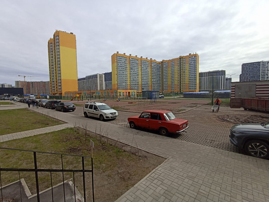 Продам двухкомнатную (2-комн.) квартиру, Шувалова ул, 32, Мурино п