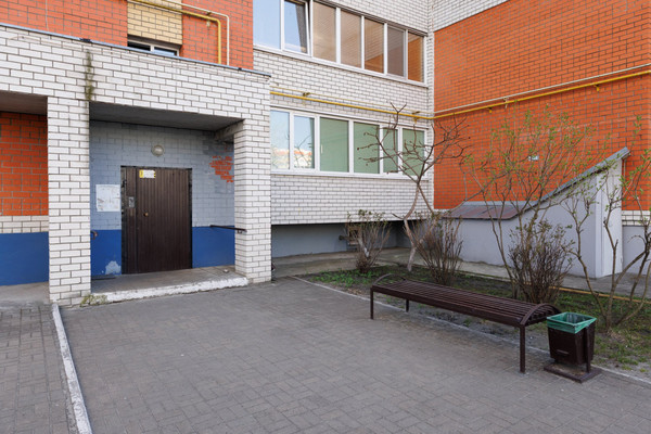 Продам двухкомнатную (2-комн.) квартиру, Красный Маяк ул, 104, Брянск г