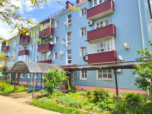 Продам трехкомнатную (3-комн.) квартиру, Вокзальная ул, 21, Апшеронск г