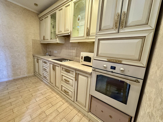 Продам трехкомнатную (3-комн.) квартиру, Семеновская ул, 43, Краснодар г