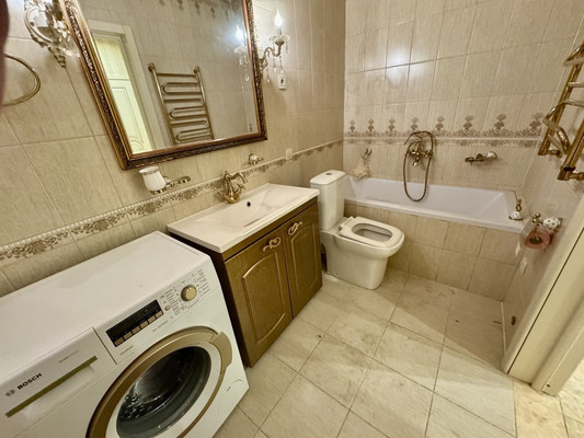 Продам трехкомнатную (3-комн.) квартиру, Семеновская ул, 43, Краснодар г