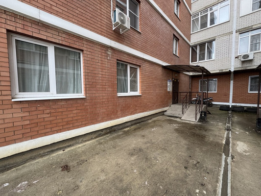 Продам трехкомнатную (3-комн.) квартиру, Семеновская ул, 43, Краснодар г