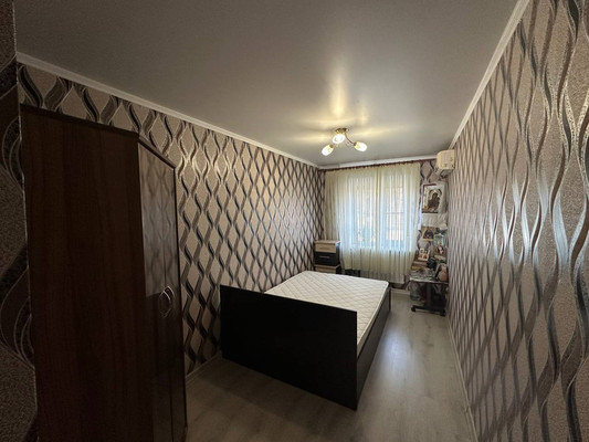 Продам двухкомнатную (2-комн.) квартиру, им. Вишняковой ул, 69, Краснодар г