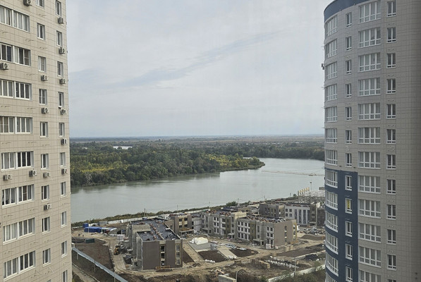 Продам двухкомнатную (2-комн.) квартиру, Воронежская ул, 47/Б, Краснодар г