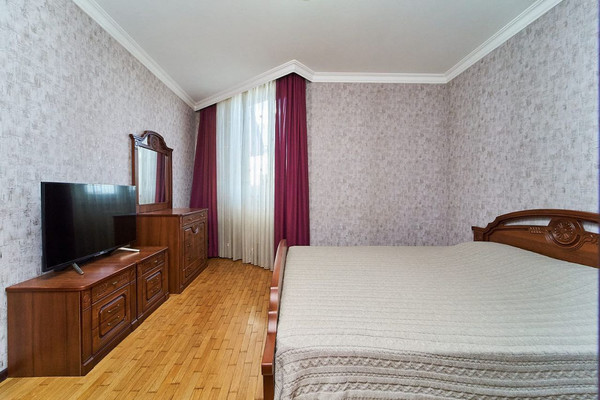 Продам двухкомнатную (2-комн.) квартиру, Длинная ул, 192, Краснодар г