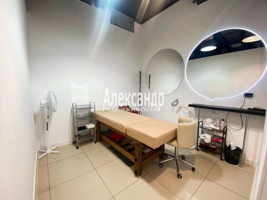 Продам коммерческое помещение 147,6 м2, Петровский б-р, 7, Мурино п