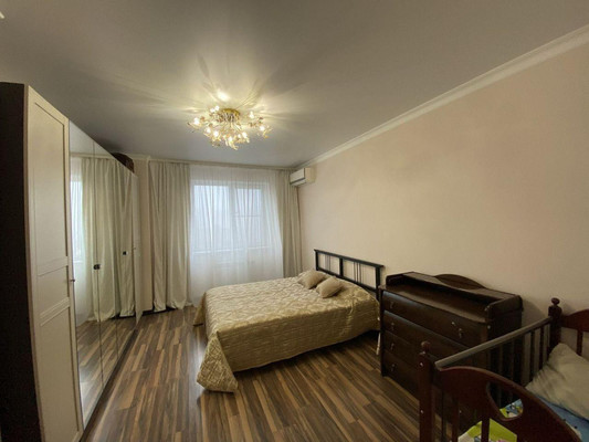 Продам многокомнатную квартиру, Матросова ул, 35, Ростов-на-Дону г