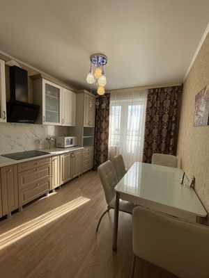 Продам двухкомнатную (2-комн.) квартиру, Сергея Казьмина ул, 2, Липецк г