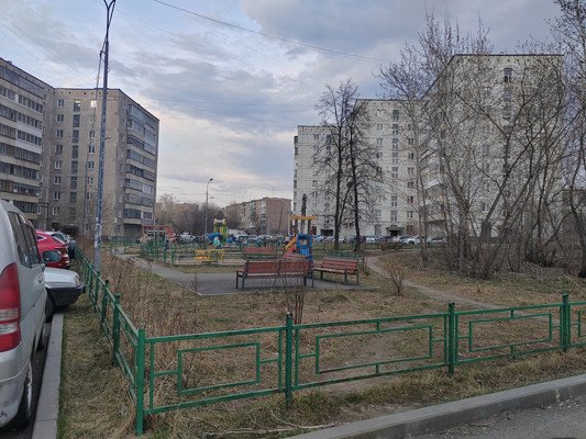 Продам двухкомнатную (2-комн.) квартиру, Красноармейская ул, 70, Нижний Тагил г
