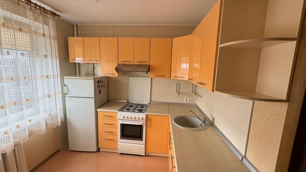 Продам двухкомнатную (2-комн.) квартиру, Таганрогская ул, 96к1, Ростов-на-Дону г