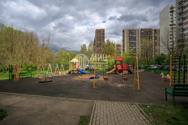 Продам трехкомнатную (3-комн.) квартиру, Чоботовская ул, 3, Москва г