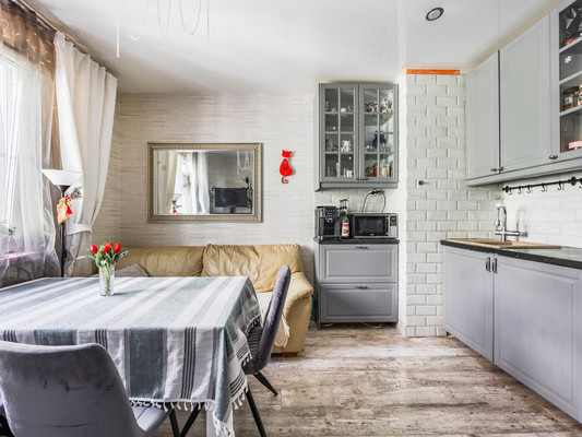 Продам трехкомнатную (3-комн.) квартиру, Бестужевская ул, 7ак3, Санкт-Петербург г