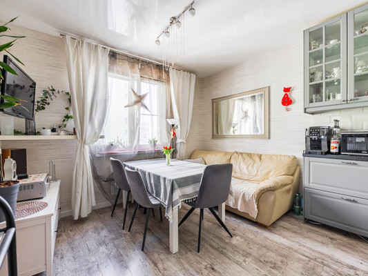 Продам трехкомнатную (3-комн.) квартиру, Бестужевская ул, 7ак3, Санкт-Петербург г