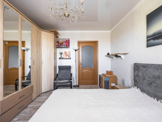 Продам трехкомнатную (3-комн.) квартиру, Бестужевская ул, 7ак3, Санкт-Петербург г