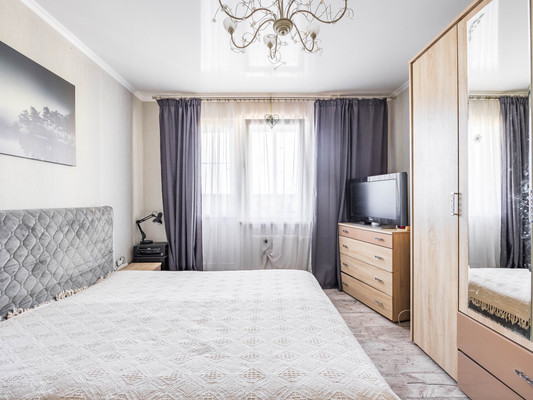 Продам трехкомнатную (3-комн.) квартиру, Бестужевская ул, 7ак3, Санкт-Петербург г