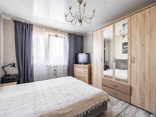 Продам трехкомнатную (3-комн.) квартиру, Бестужевская ул, 7ак3, Санкт-Петербург г