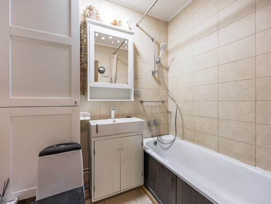 Продам трехкомнатную (3-комн.) квартиру, Бестужевская ул, 7ак3, Санкт-Петербург г