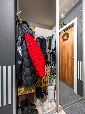 Продам трехкомнатную (3-комн.) квартиру, Бестужевская ул, 7ак3, Санкт-Петербург г