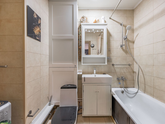 Продам трехкомнатную (3-комн.) квартиру, Бестужевская ул, 7ак3, Санкт-Петербург г