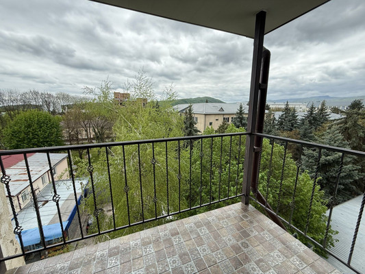 Продам многокомнатную квартиру, Тарчокова ул, 19к10, Нальчик г