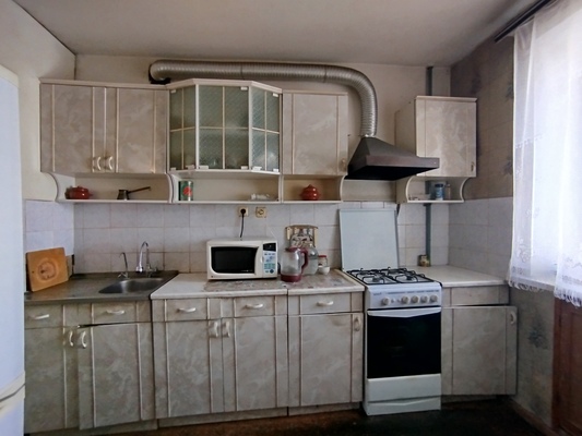 Продам трехкомнатную (3-комн.) квартиру, Академика Губкина ул, 37, Казань г