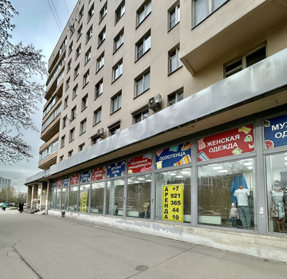 Сдам торговое помещение 242 м2, КИМа пр-кт, 4кВ, Санкт-Петербург г