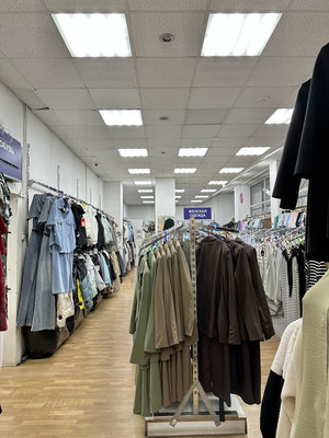 Сдам торговое помещение 242 м2, КИМа пр-кт, 4кВ, Санкт-Петербург г