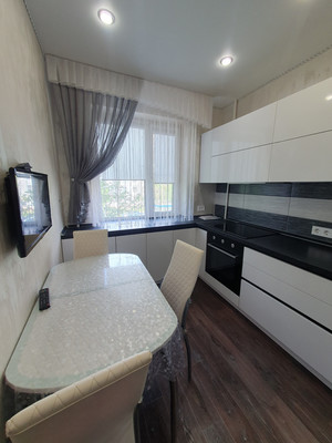 Продам двухкомнатную (2-комн.) квартиру, Мира пр-кт, 33, Волгодонск г