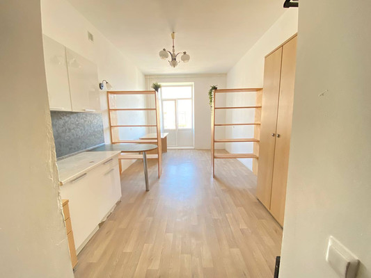 Продам комнату в 16-комн. квартире, Большеохтинский пр-кт, 41кА, Санкт-Петербург г