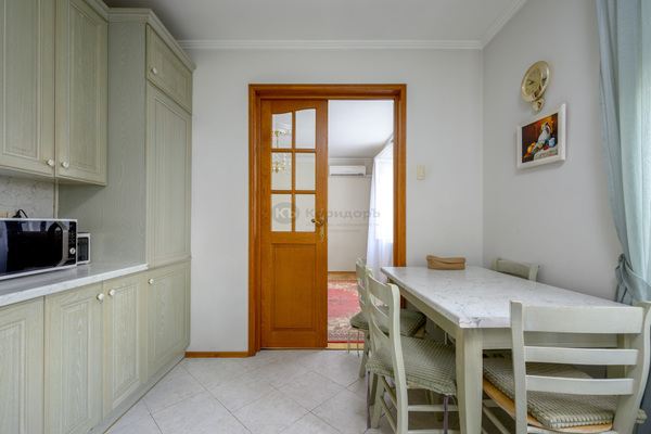 Продам трехкомнатную (3-комн.) квартиру, Ленинский пр-кт, 75/9, Москва г