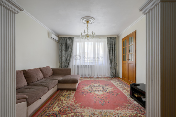 Продам трехкомнатную (3-комн.) квартиру, Ленинский пр-кт, 75/9, Москва г