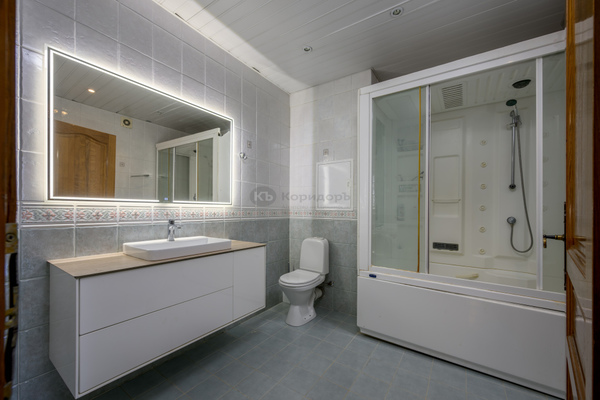 Продам трехкомнатную (3-комн.) квартиру, Ленинский пр-кт, 75/9, Москва г