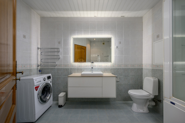Продам трехкомнатную (3-комн.) квартиру, Ленинский пр-кт, 75/9, Москва г