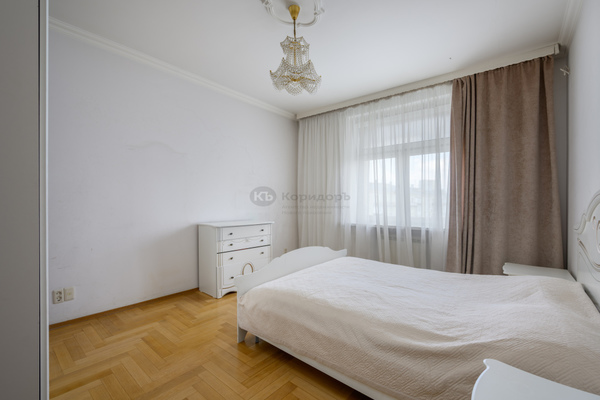Продам трехкомнатную (3-комн.) квартиру, Ленинский пр-кт, 75/9, Москва г